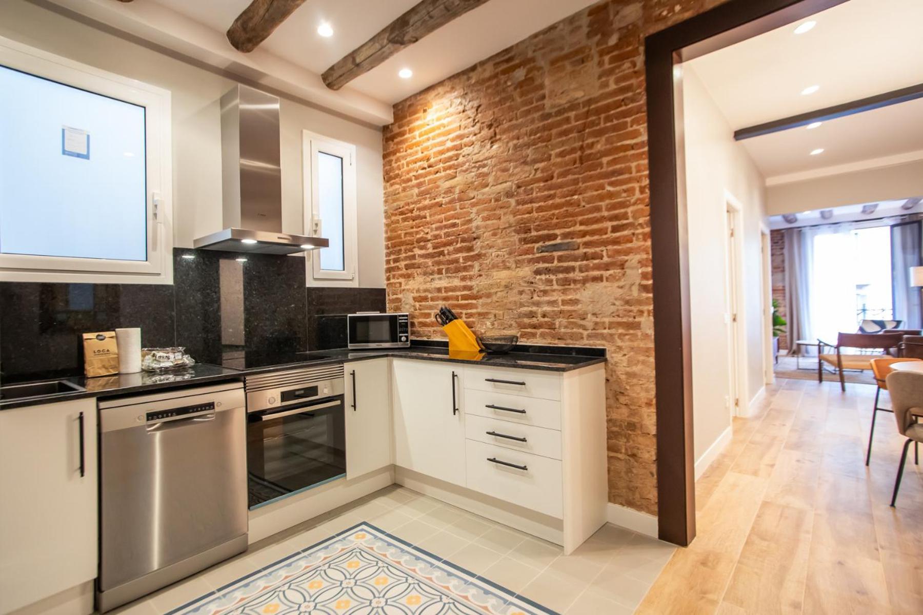 23mal1075- Beautiful 2br Near Sagrada Fa Apartment *